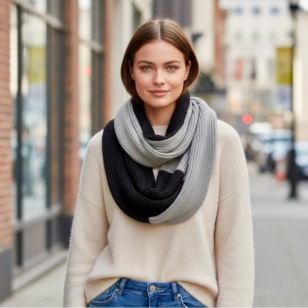 ♠️Kate Spade Black & Gray Color Block Knit Infinity Scarf with Charm